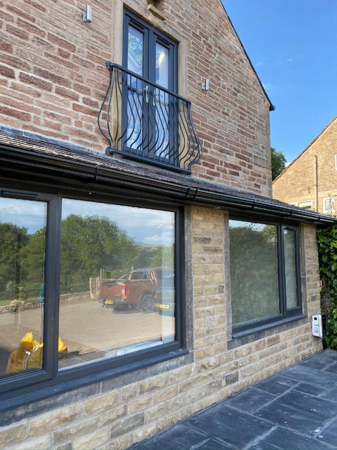 Naze View Barn - Cosy, With All Mod Cons Whaley Bridge Exterior photo